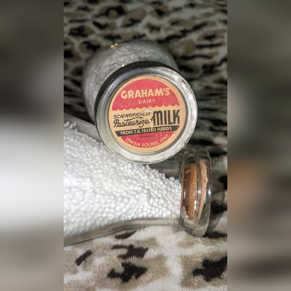 Original 1940's Silverwood's safe milk - Picture 2 of 2